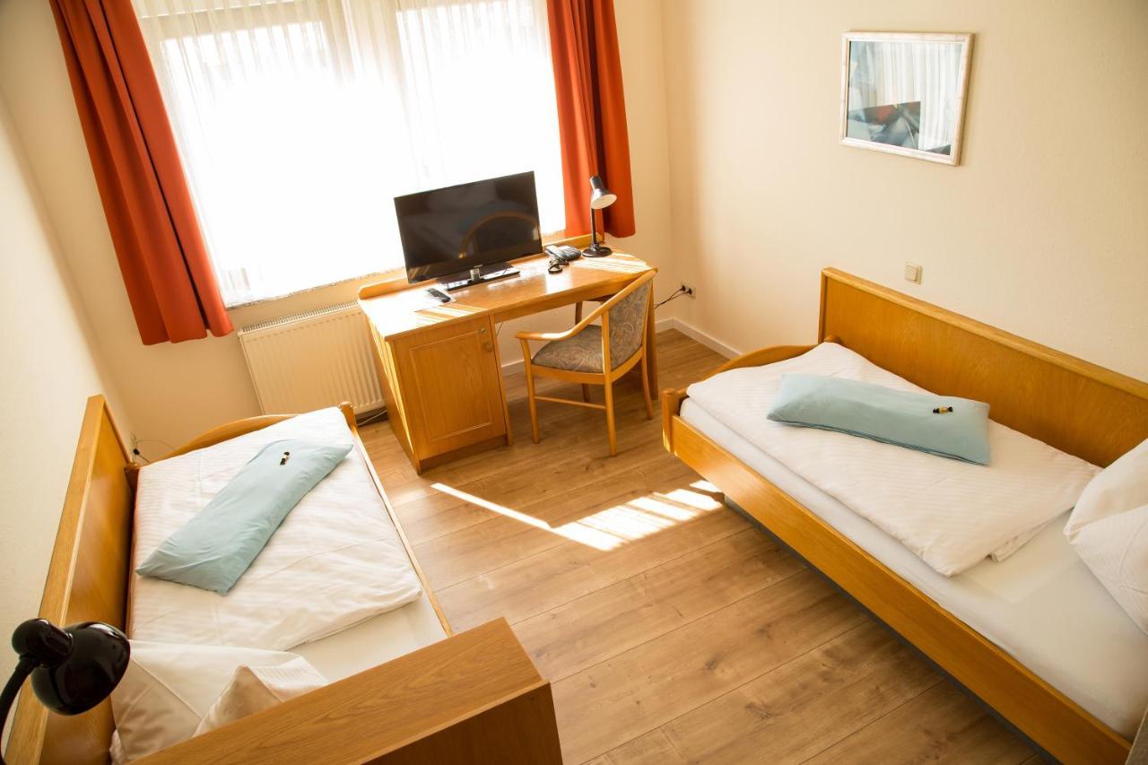Hotel Janssen Bodenheim Bagian luar foto