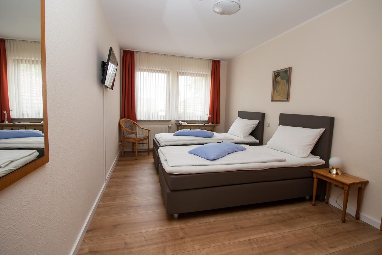 Hotel Janssen Bodenheim Bagian luar foto