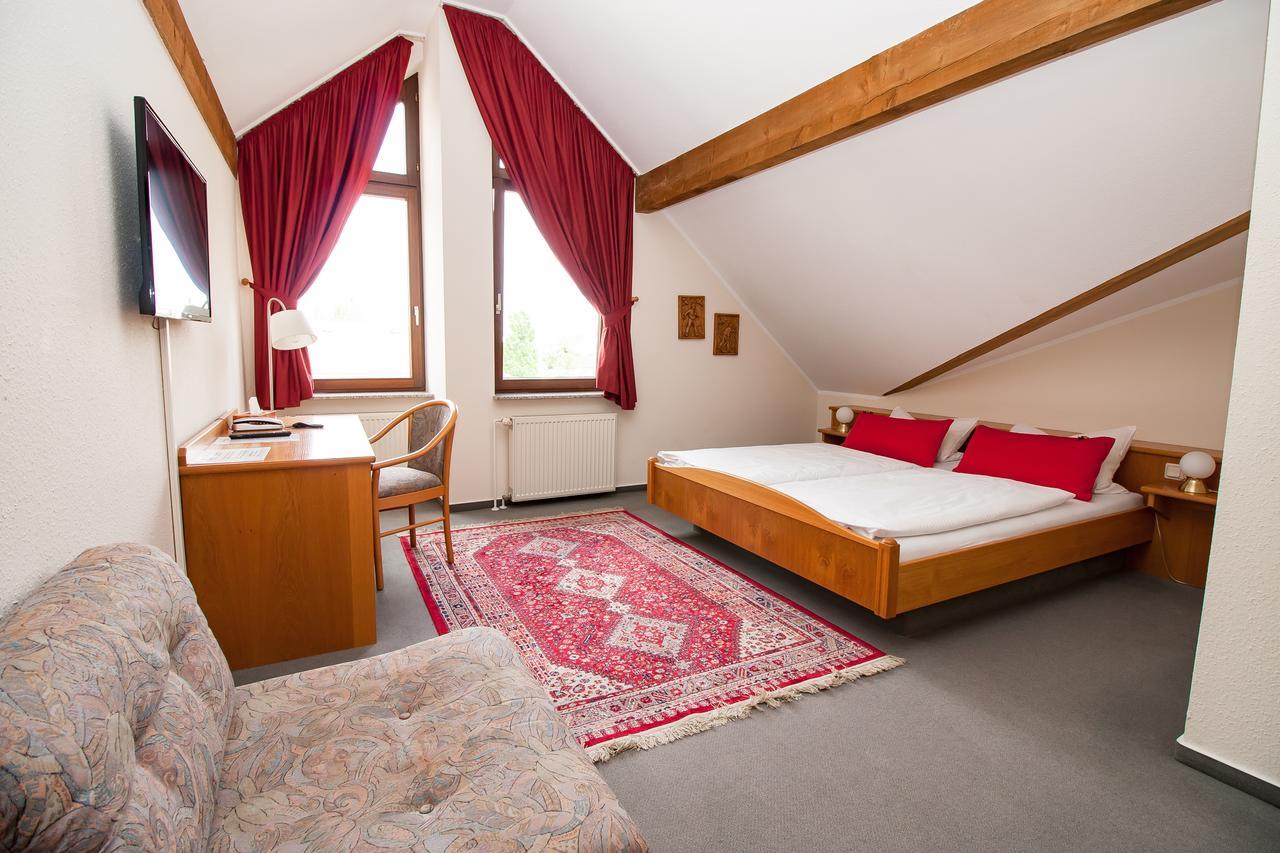 Hotel Janssen Bodenheim Bagian luar foto