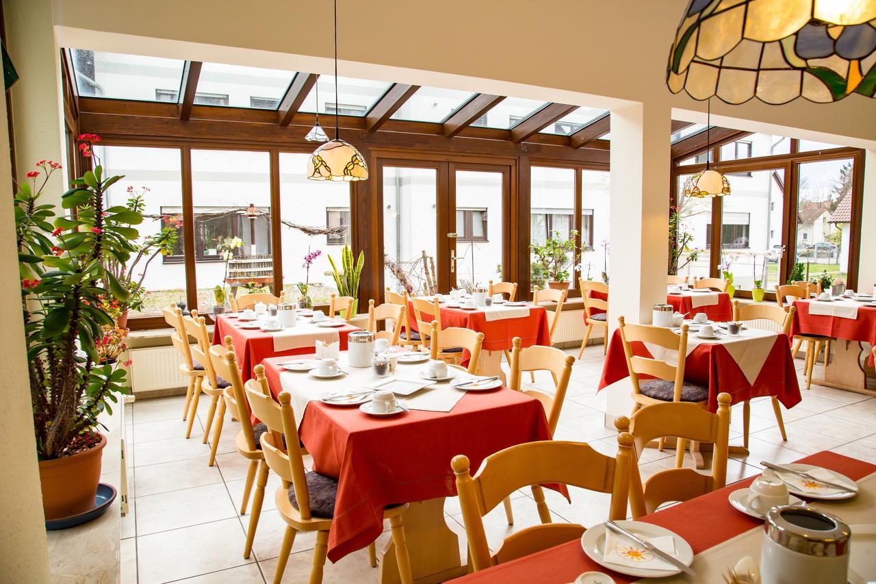 Hotel Janssen Bodenheim Bagian luar foto